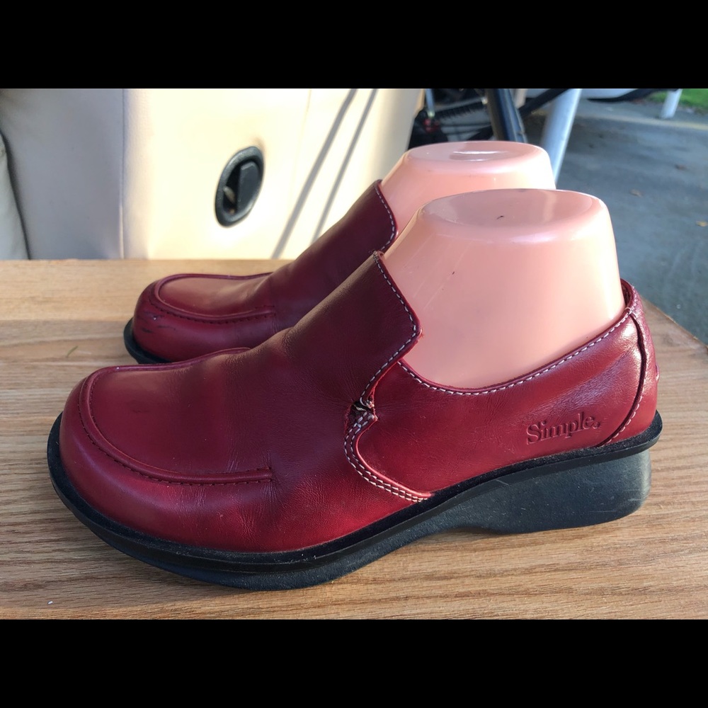 Simple Women’s Red Leather Slip On Shoes Size 6.5